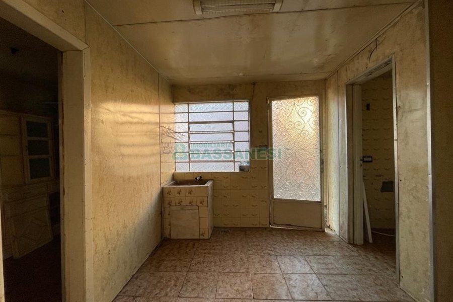 Casa com 180m², 3 dormitórios, 2 vagas, no bairro Rio Branco em Caxias do Sul para Comprar