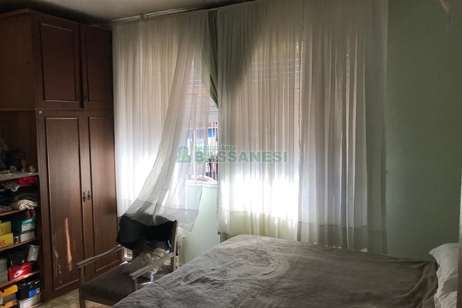 Casa com 187m², 5 dormitórios, 2 vagas, no bairro Pio X em Caxias do Sul para Comprar