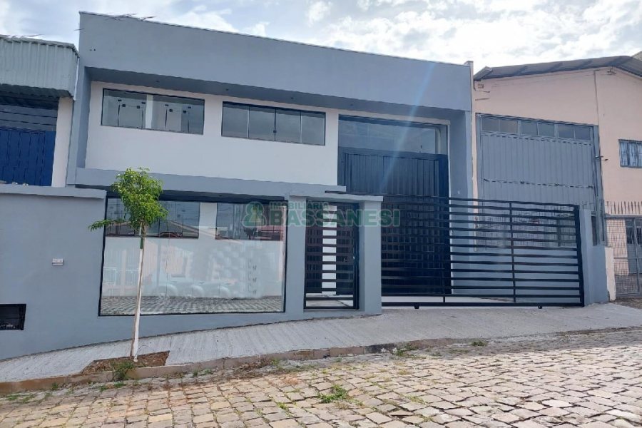 Pavilhão com 319m², no bairro Charqueadas em Caxias do Sul para Comprar
