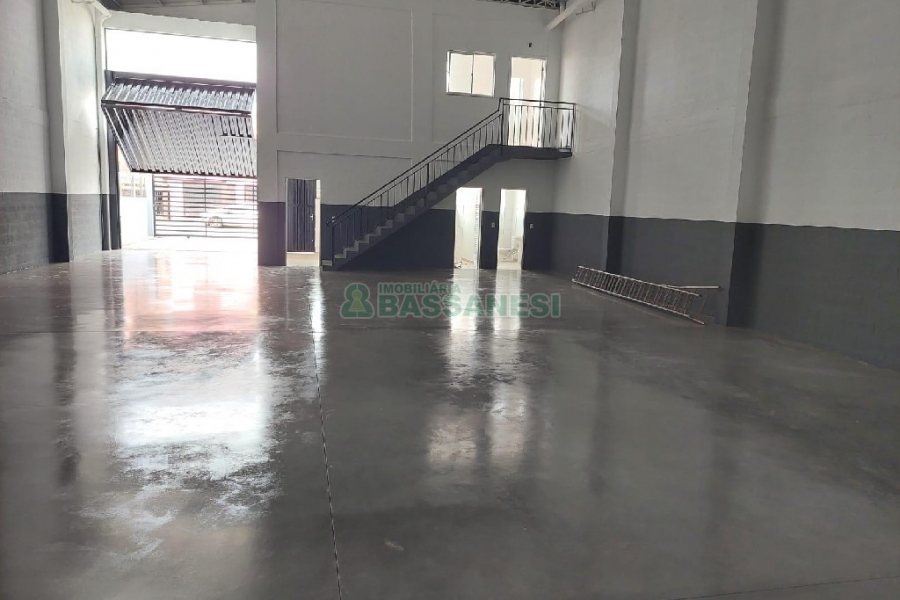 Pavilhão com 319m², no bairro Charqueadas em Caxias do Sul para Comprar