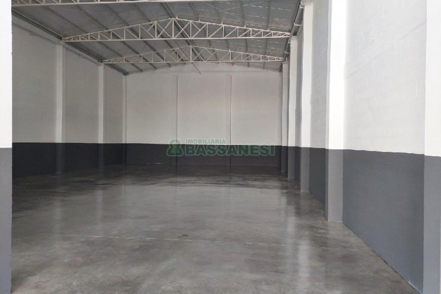 Pavilhão com 319m², no bairro Charqueadas em Caxias do Sul para Comprar