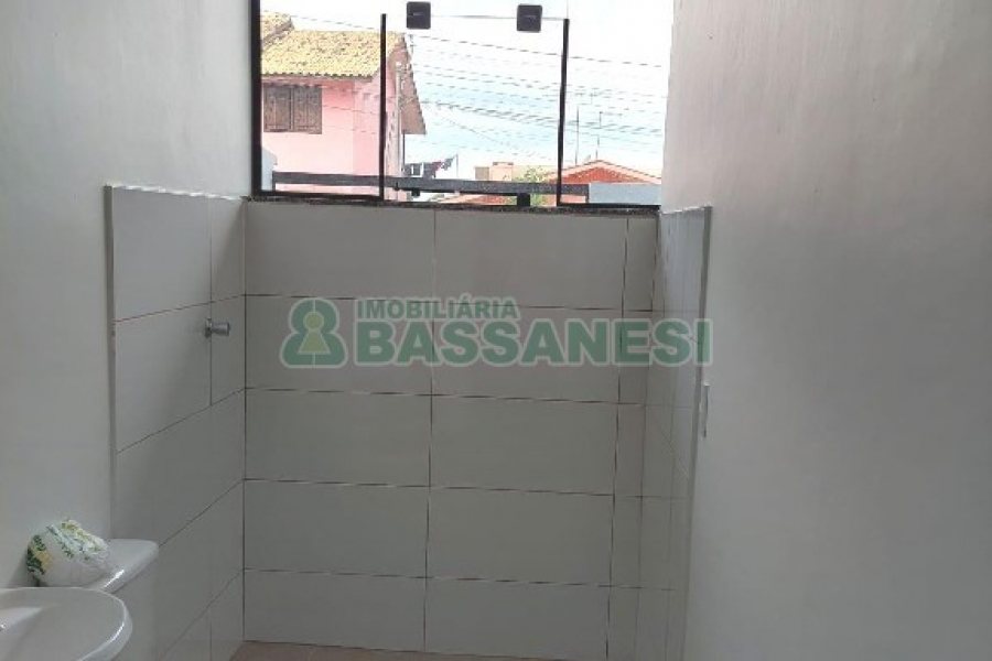 Pavilhão com 319m², no bairro Charqueadas em Caxias do Sul para Comprar