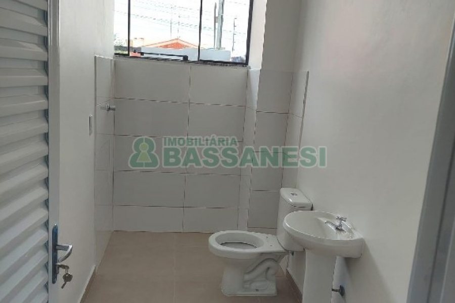 Pavilhão com 319m², no bairro Charqueadas em Caxias do Sul para Comprar
