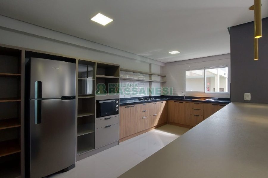 Apto Mobiliado com 55m², 2 dormitórios, 1 vaga, no bairro Panazzolo em Caxias do Sul para Alugar