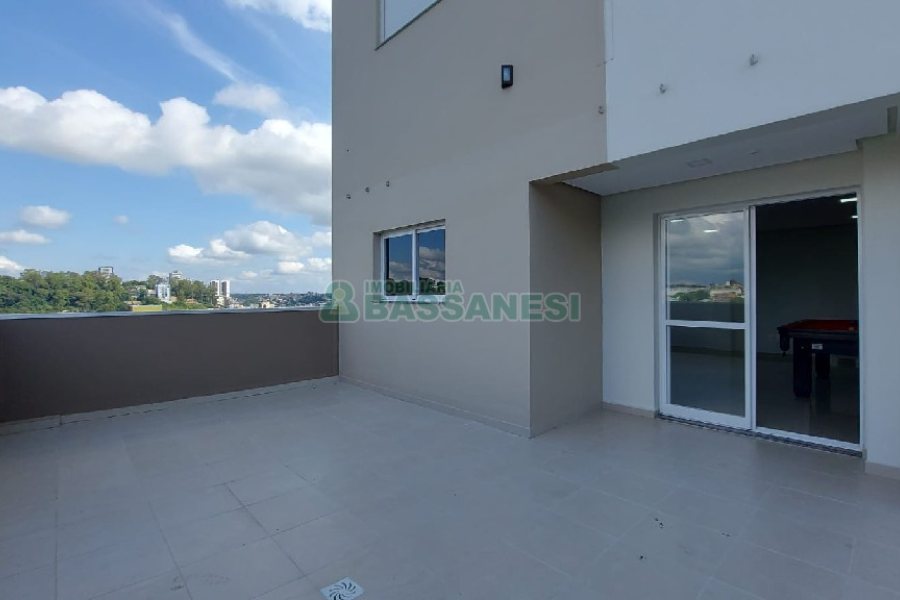 Apto Mobiliado com 55m², 2 dormitórios, 1 vaga, no bairro Panazzolo em Caxias do Sul para Alugar