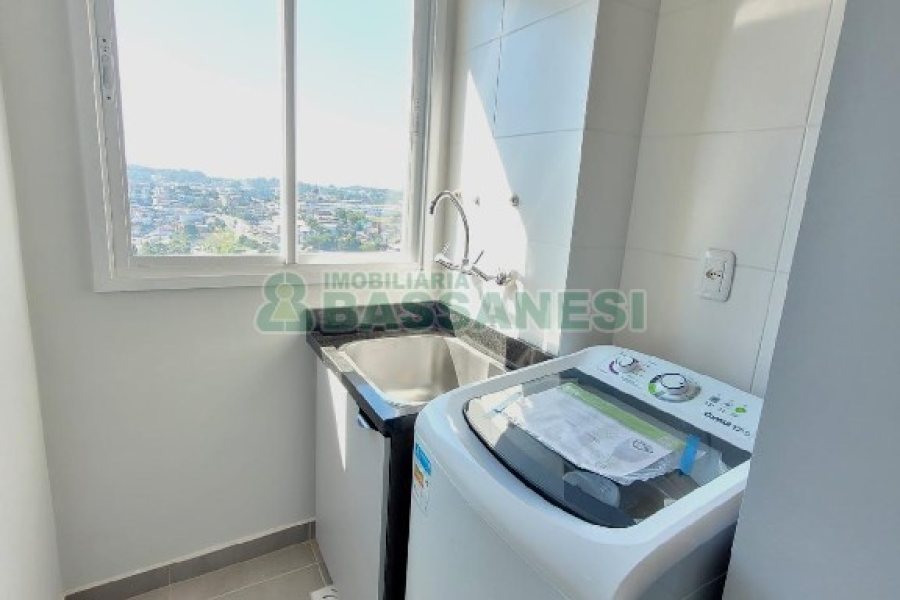 Apto Mobiliado com 55m², 2 dormitórios, 1 vaga, no bairro Panazzolo em Caxias do Sul para Alugar