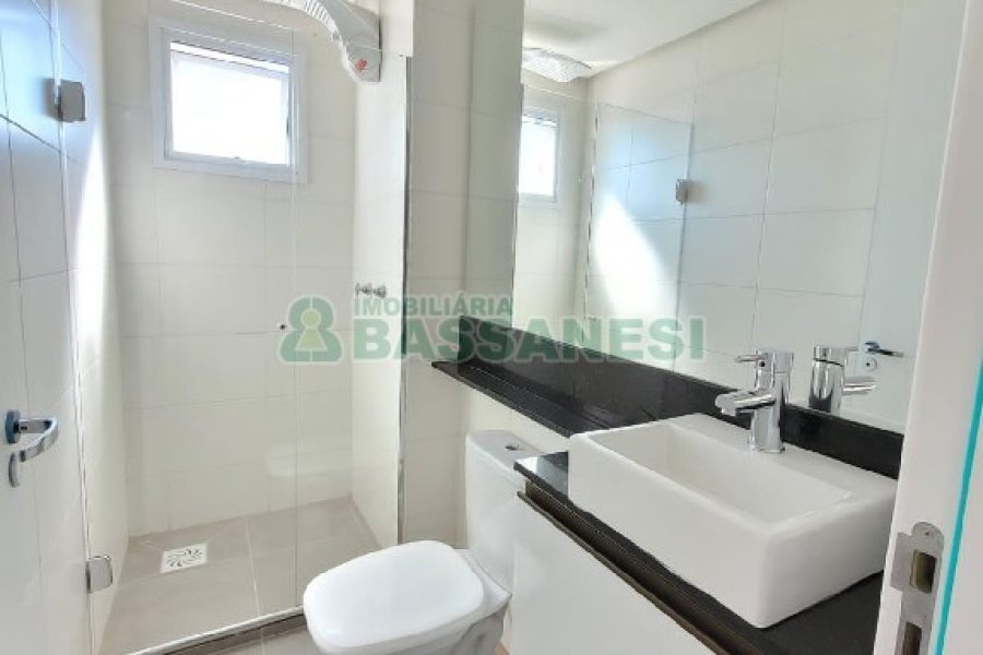 Apto Mobiliado com 55m², 2 dormitórios, 1 vaga, no bairro Panazzolo em Caxias do Sul para Alugar