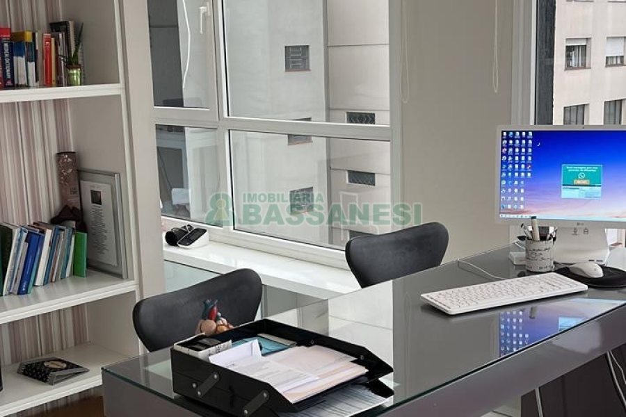 Sala com 45m², 1 vaga, no bairro Centro em Caxias do Sul para Comprar