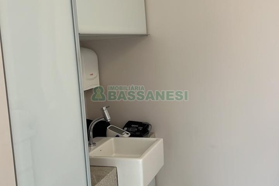 Sala com 45m², 1 vaga, no bairro Centro em Caxias do Sul para Comprar