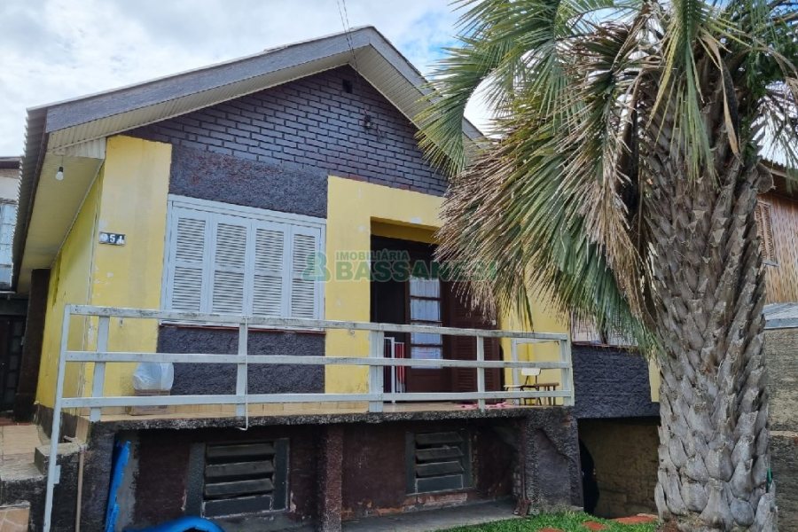 Casa com 180m², 5 dormitórios, no bairro Santa Catarina em Caxias do Sul para Comprar