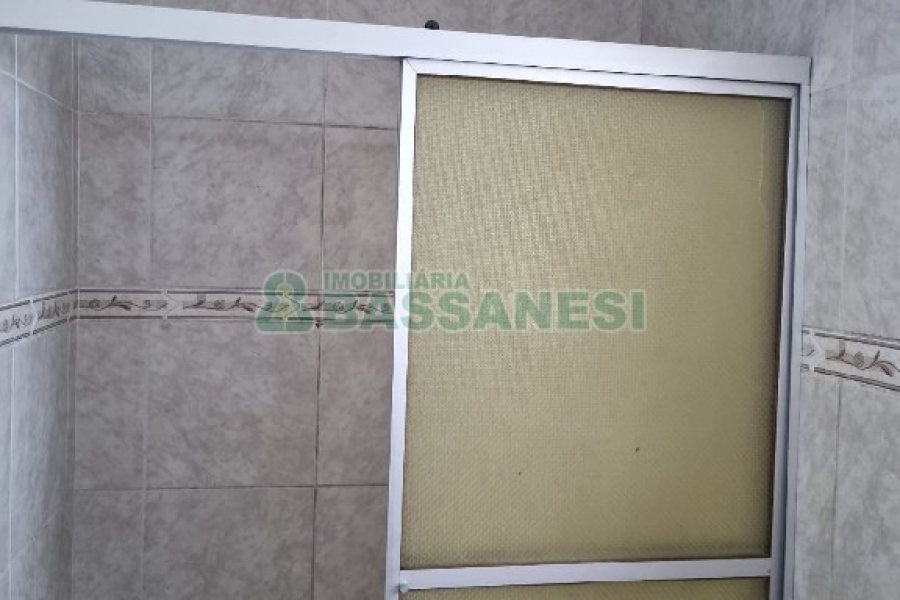 Casa com 180m², 5 dormitórios, no bairro Santa Catarina em Caxias do Sul para Comprar