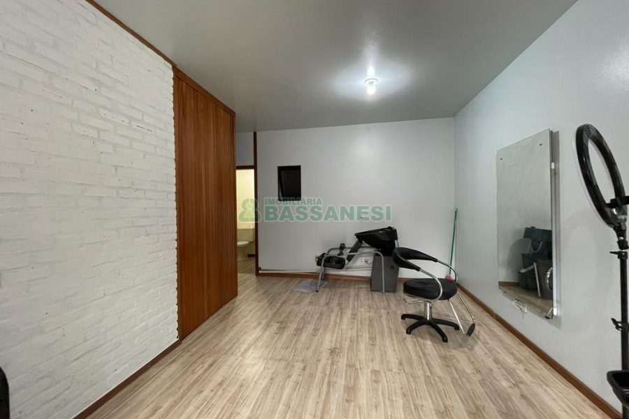Sala com 44m², no bairro Centro em Caxias do Sul para Comprar