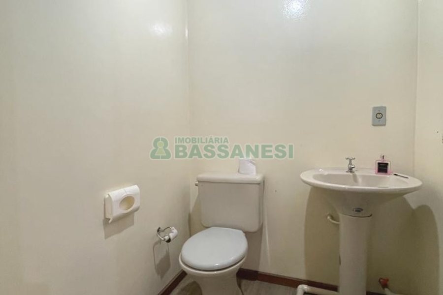 Sala com 44m², no bairro Centro em Caxias do Sul para Comprar