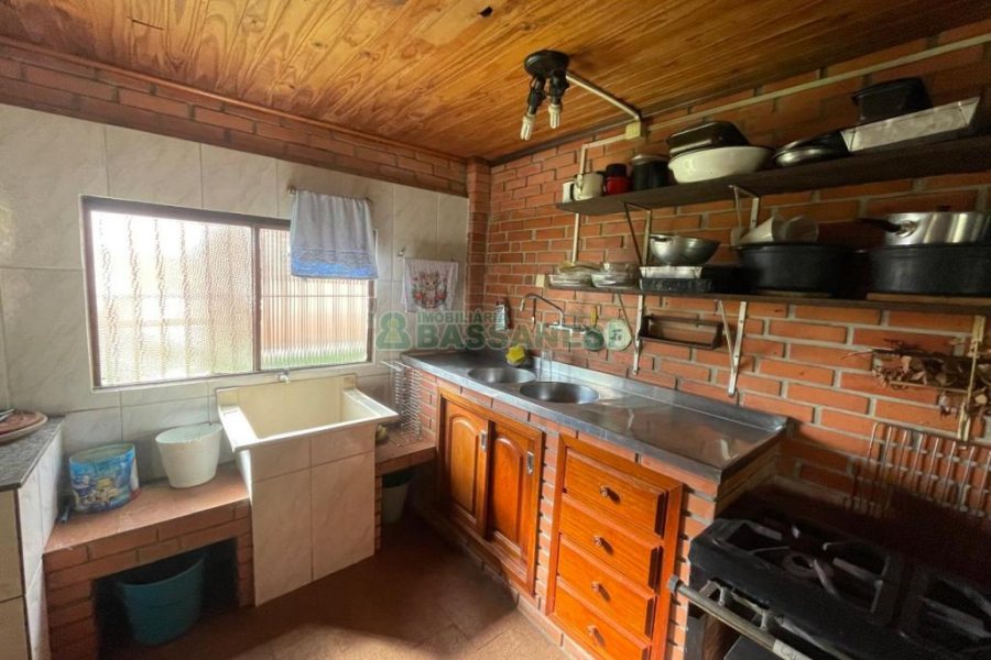 Chácara com 150m², 2 dormitórios, 1 vaga, no bairro Vila Seca em Caxias do Sul para Comprar