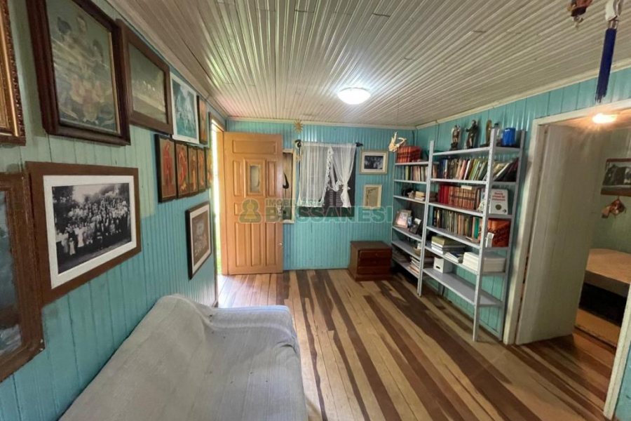 Chácara com 150m², 2 dormitórios, 1 vaga, no bairro Vila Seca em Caxias do Sul para Comprar