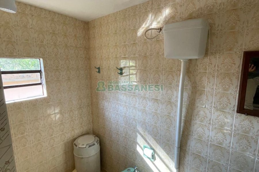 Chácara com 150m², 2 dormitórios, 1 vaga, no bairro Vila Seca em Caxias do Sul para Comprar