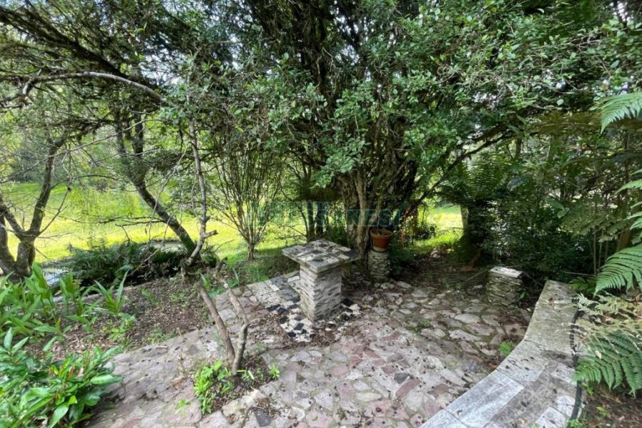 Chácara com 150m², 2 dormitórios, 1 vaga, no bairro Vila Seca em Caxias do Sul para Comprar