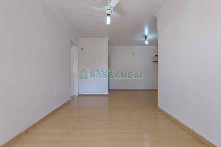 Apartamento com 72m², 2 dormitórios, 1 vaga, no bairro Centro em Caxias do Sul para Alugar