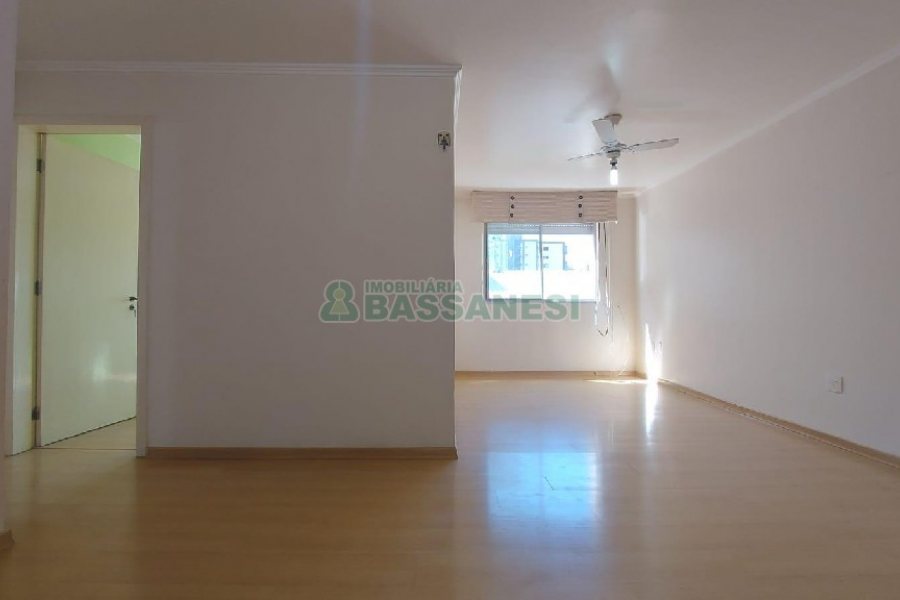 Apartamento com 72m², 2 dormitórios, 1 vaga, no bairro Centro em Caxias do Sul para Alugar