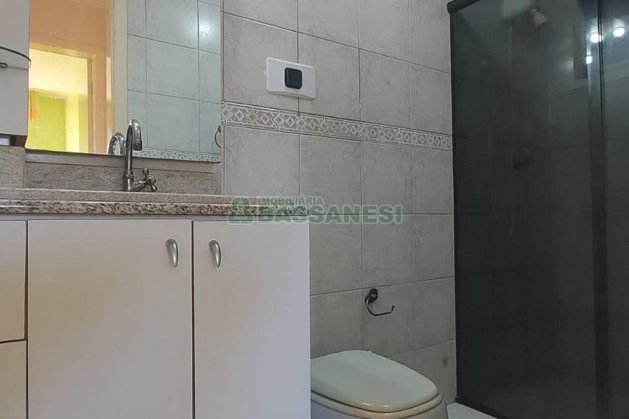 Apartamento com 72m², 2 dormitórios, 1 vaga, no bairro Centro em Caxias do Sul para Alugar