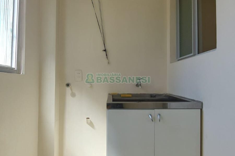 Apartamento com 72m², 2 dormitórios, 1 vaga, no bairro Centro em Caxias do Sul para Alugar