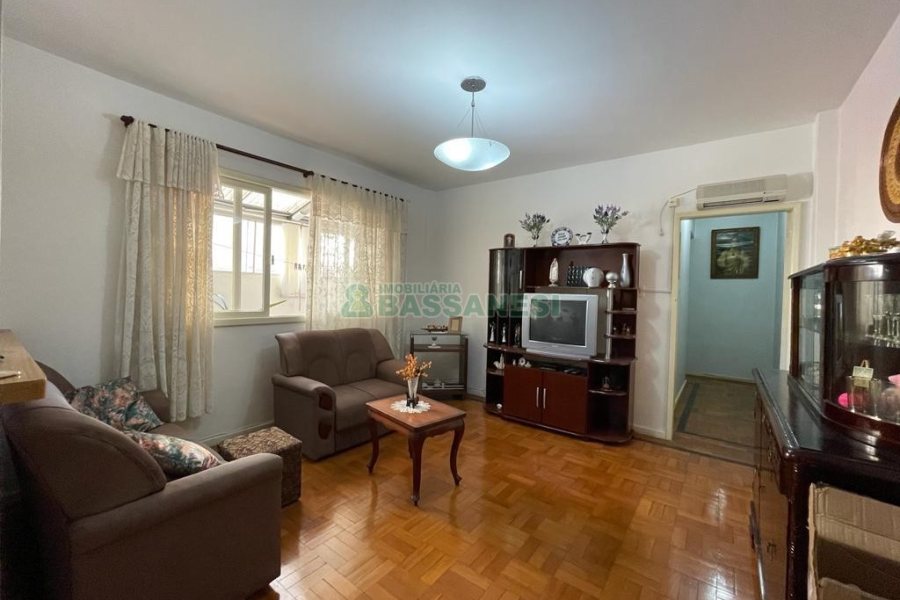 Apto Mobiliado com 90m², 2 dormitórios, no bairro Centro em Caxias do Sul para Alugar