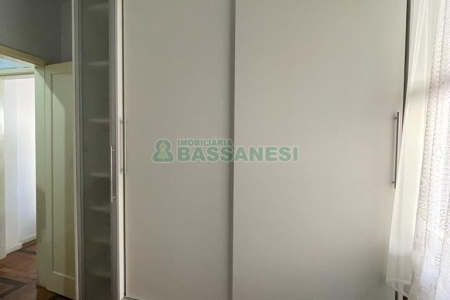 Apto Mobiliado com 90m², 2 dormitórios, no bairro Centro em Caxias do Sul para Alugar