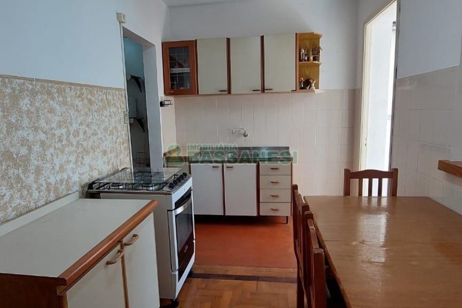 Apto Mobiliado com 90m², 2 dormitórios, no bairro Centro em Caxias do Sul para Alugar ou Comprar