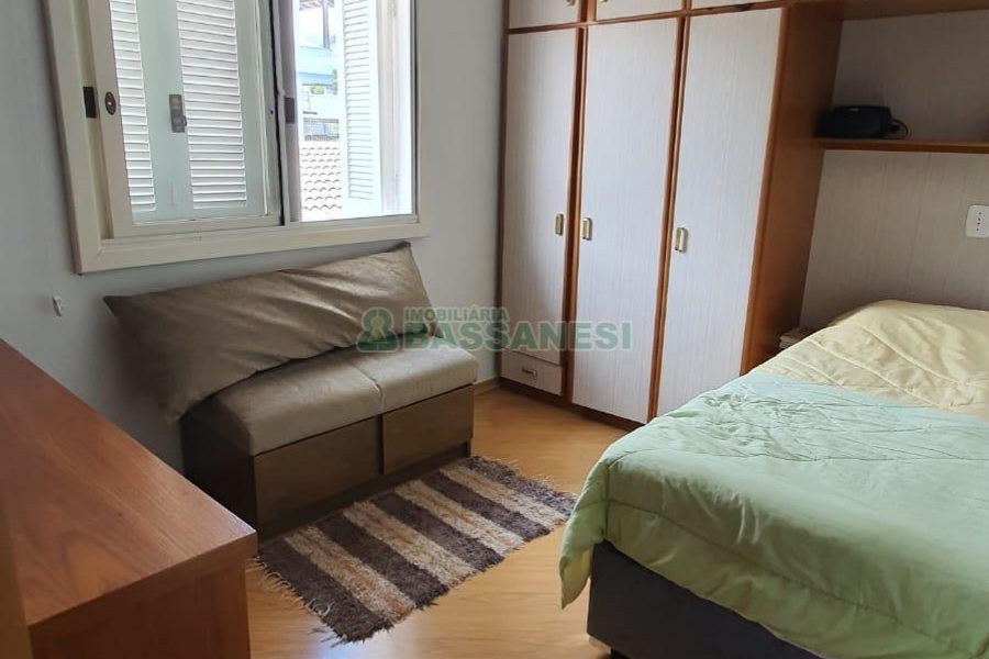 Sobrado com 94m², 2 dormitórios, 2 vagas, no bairro Santa Lúcia em Caxias do Sul para Comprar