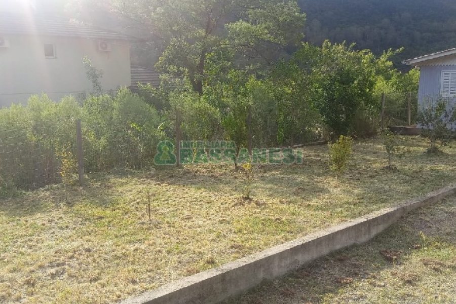 Terreno com 42m², 2 dormitórios, no bairro Vila Cristina em Caxias do Sul para Comprar