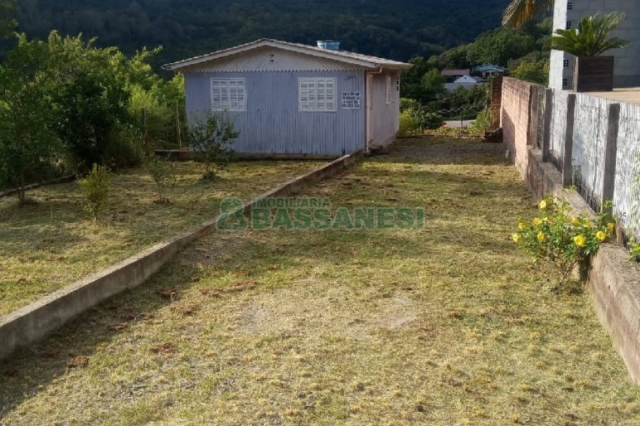 Terreno com 42m², 2 dormitórios, no bairro Vila Cristina em Caxias do Sul para Comprar
