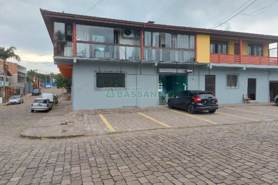 Loja com 211m², no bairro Kayser em Caxias do Sul para Alugar