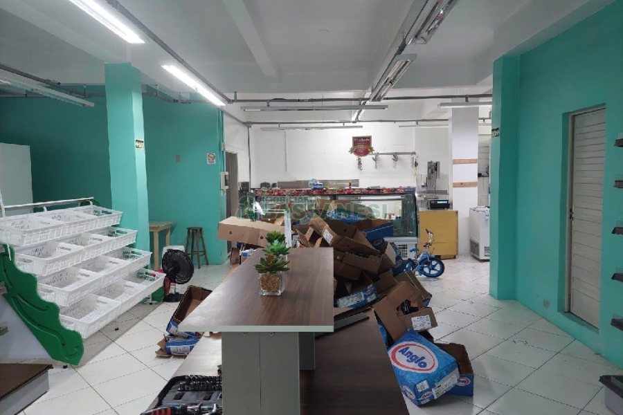 Loja com 211m², no bairro Kayser em Caxias do Sul para Alugar