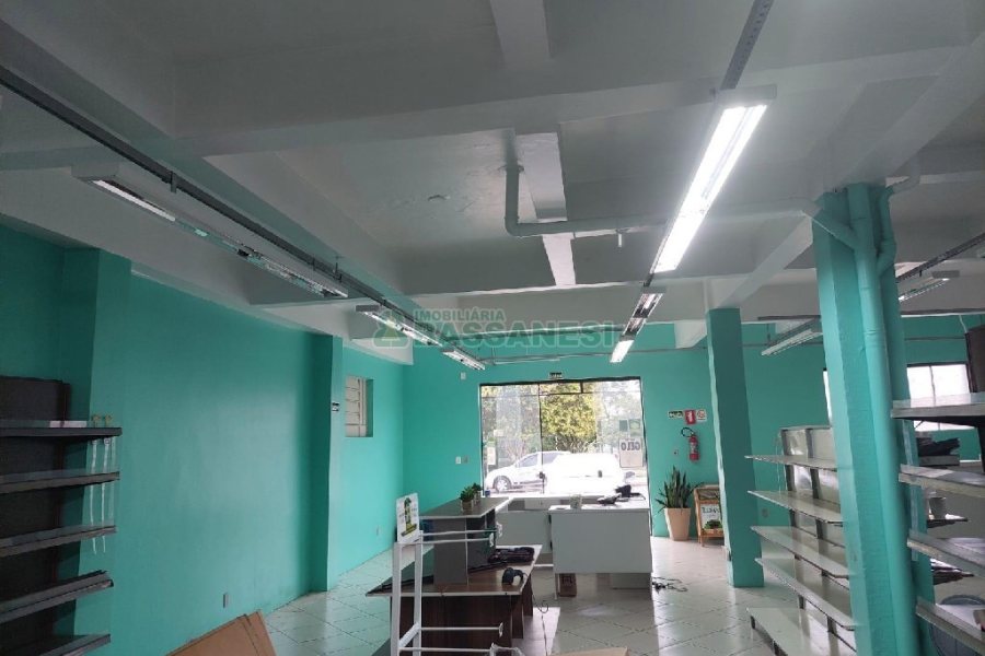 Loja com 211m², no bairro Kayser em Caxias do Sul para Alugar