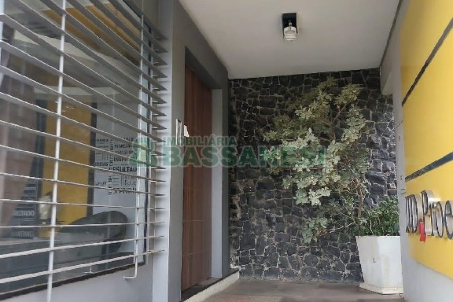 Predio com 580m², 4 vagas, no bairro Planalto em Caxias do Sul para Alugar ou Comprar