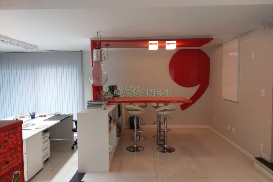 Predio com 580m², 4 vagas, no bairro Planalto em Caxias do Sul para Alugar ou Comprar