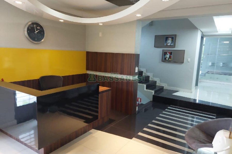 Predio com 580m², 4 vagas, no bairro Planalto em Caxias do Sul para Alugar ou Comprar