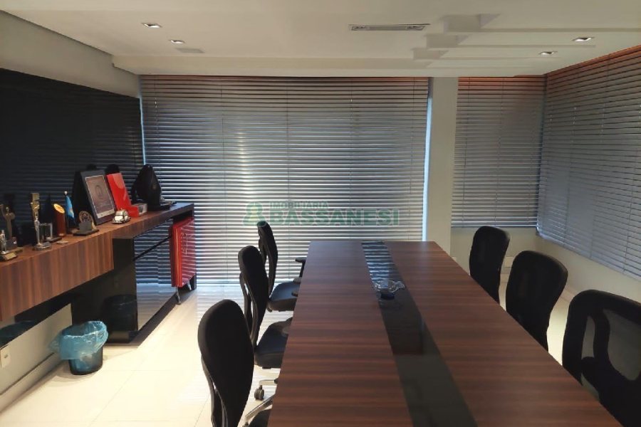 Predio com 580m², 4 vagas, no bairro Planalto em Caxias do Sul para Alugar ou Comprar