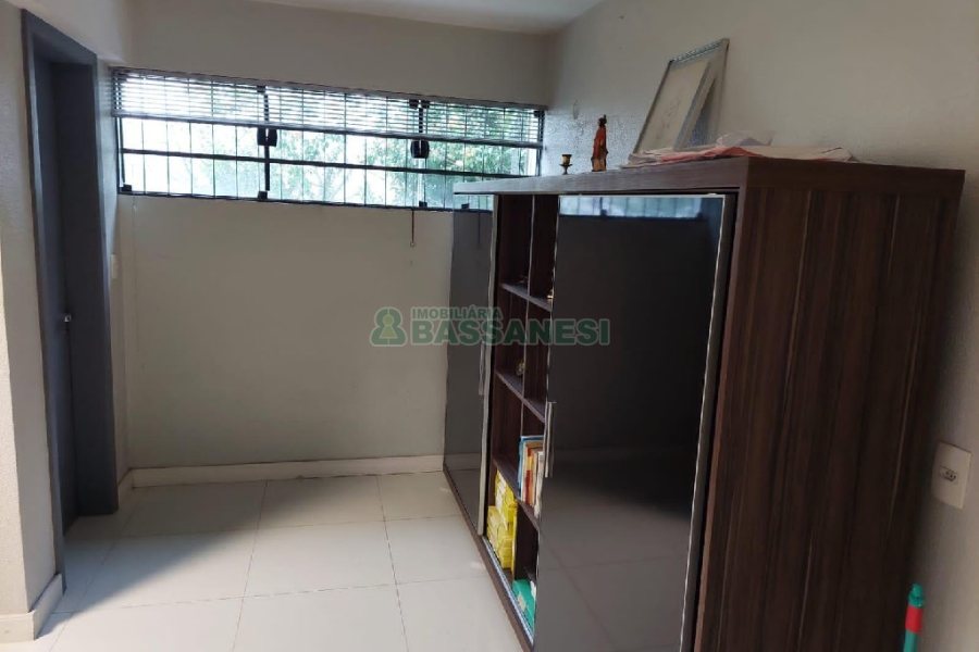 Predio com 580m², 4 vagas, no bairro Planalto em Caxias do Sul para Alugar ou Comprar