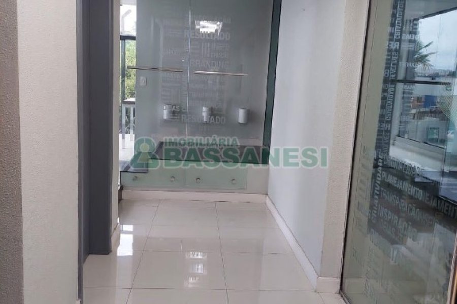 Predio com 580m², 4 vagas, no bairro Planalto em Caxias do Sul para Alugar ou Comprar