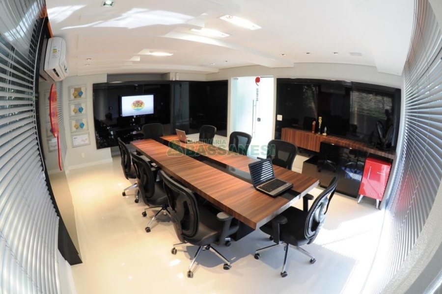 Predio com 580m², 4 vagas, no bairro Planalto em Caxias do Sul para Alugar ou Comprar