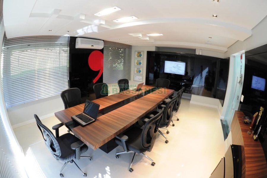 Predio com 580m², 4 vagas, no bairro Planalto em Caxias do Sul para Alugar ou Comprar