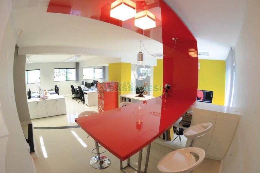 Predio com 580m², 4 vagas, no bairro Planalto em Caxias do Sul para Alugar ou Comprar