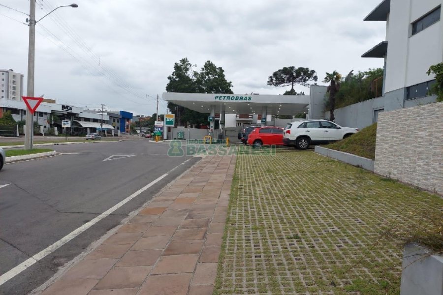 Predio com 580m², 4 vagas, no bairro Planalto em Caxias do Sul para Alugar ou Comprar