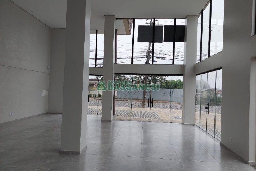 Predio com 360m², no bairro Kayser em Caxias do Sul para Comprar