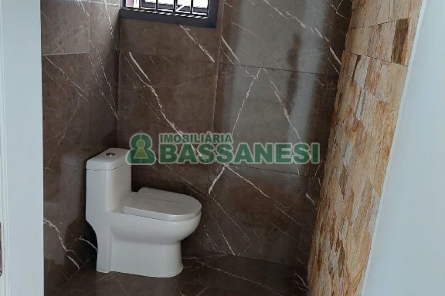 Predio com 360m², no bairro Kayser em Caxias do Sul para Comprar