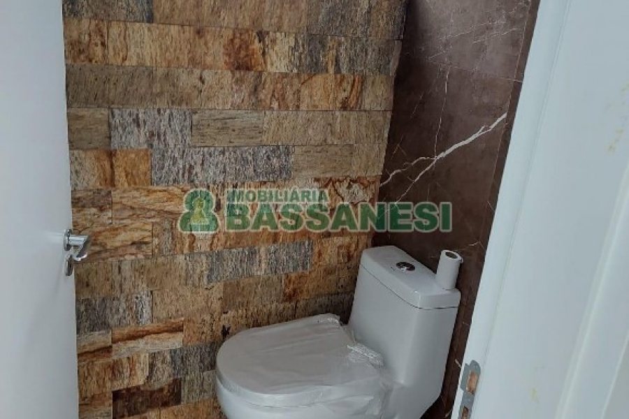 Predio com 360m², no bairro Kayser em Caxias do Sul para Comprar