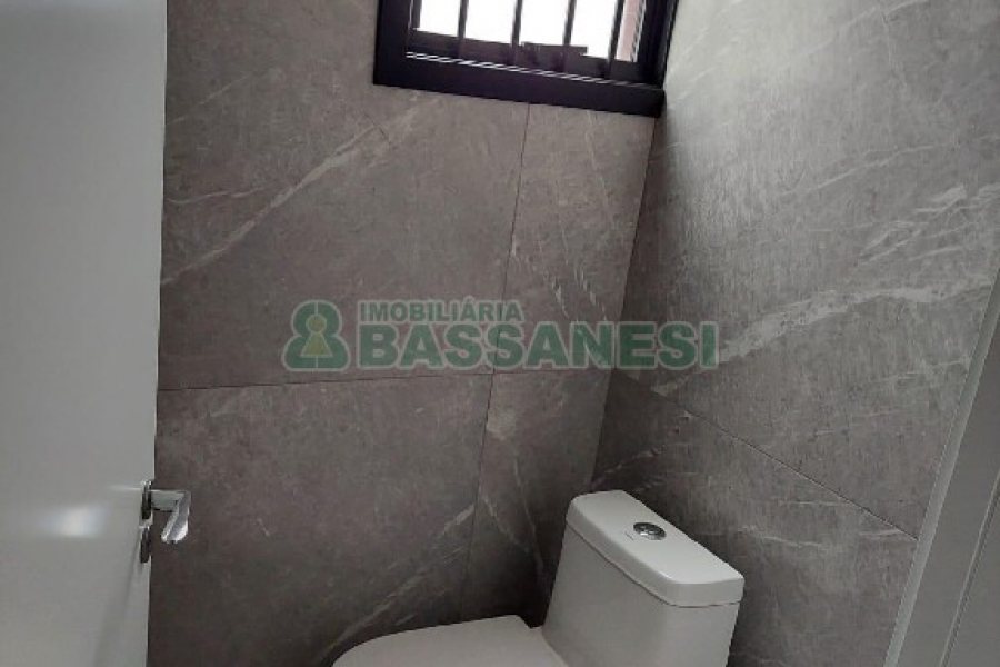 Predio com 360m², no bairro Kayser em Caxias do Sul para Comprar