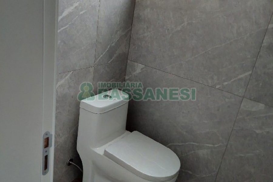 Predio com 360m², no bairro Kayser em Caxias do Sul para Comprar