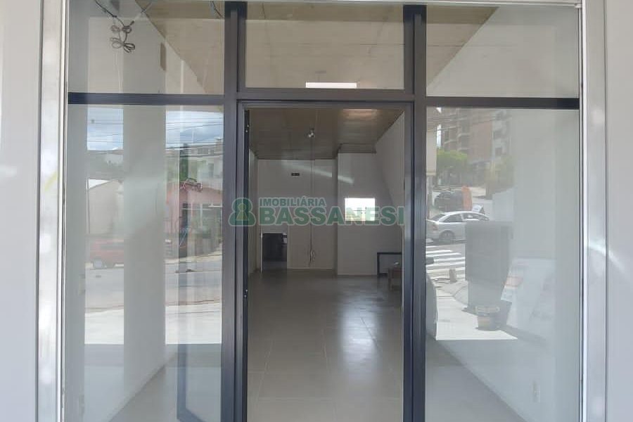Loja com 267m², no bairro Sagrada Família em Caxias do Sul para Alugar